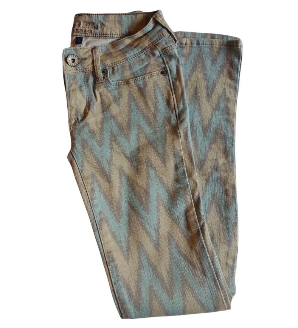 Bullhead Jeans Straight Leg Jeans Aztec Zig Zag Design Size 0